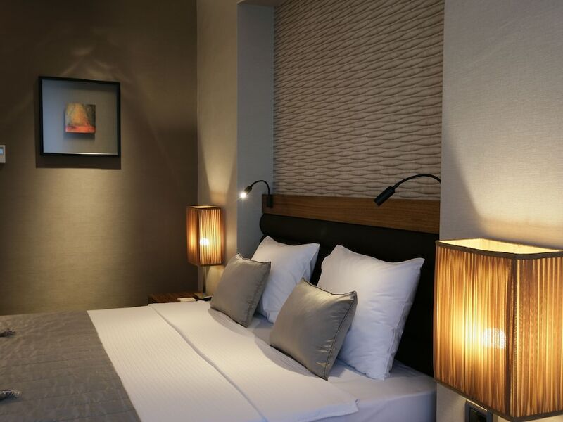RYS Hotel & Restaurant