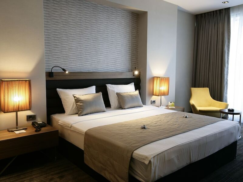 RYS Hotel & Restaurant