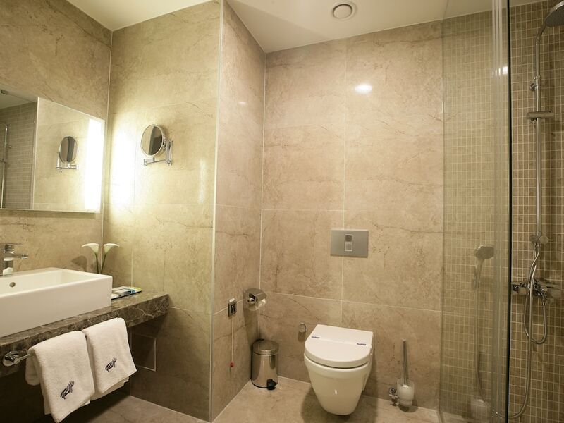 RYS Hotel & Restaurant